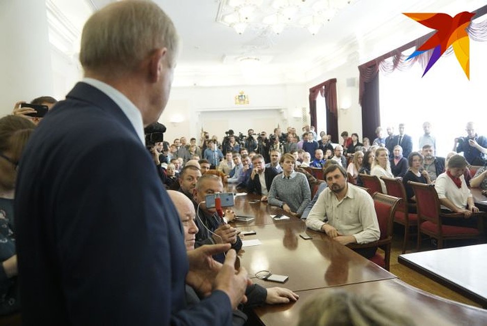 Обсудить «СКВЕРный конфликт» к главе города в четверг пришло немало верующих. Фото: Алексей БУЛАТОВ