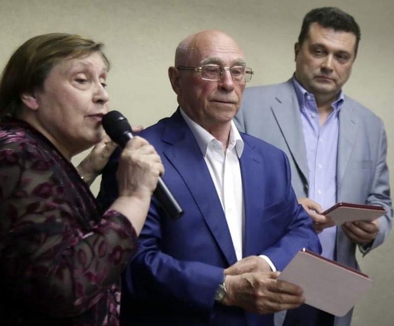 Награждается Геннадий Бочаров. Фото Анвара Галеева