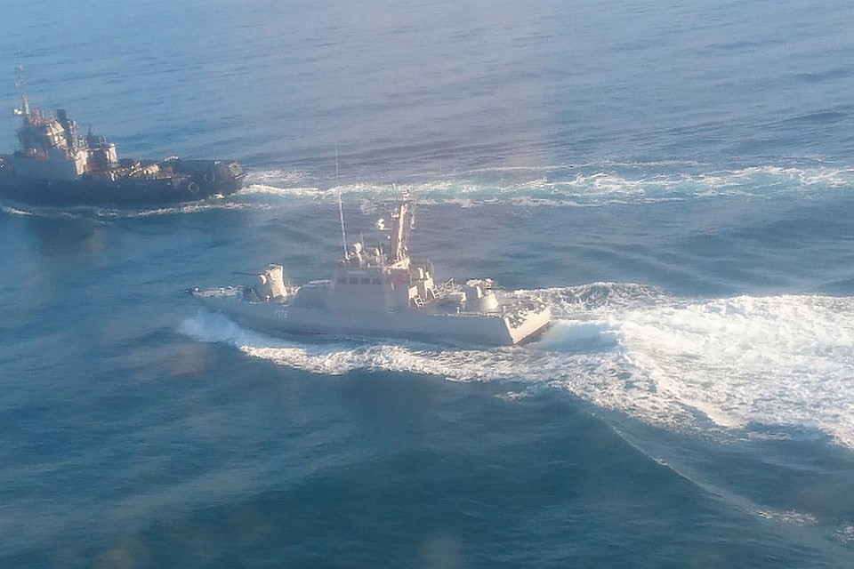 По закону ВМСУ обязаны были оформить разрешение на проход через Керченский пролив. Фото: Погрануправление ФСБ России по Республике Крым