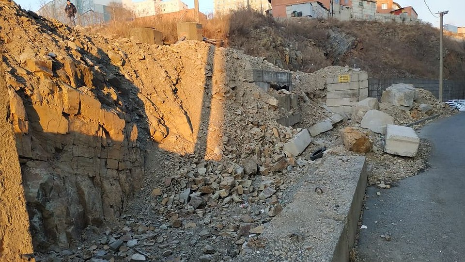 Раньше здесь была детская площадка Фото: Милана СОКОЛ