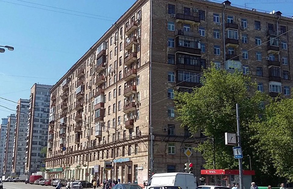 Дом на Щербаковской улице в Москве, здесь Владимир Мединский обзавелся своей первой личной жилплощадью - трехкомнатной квартирой.