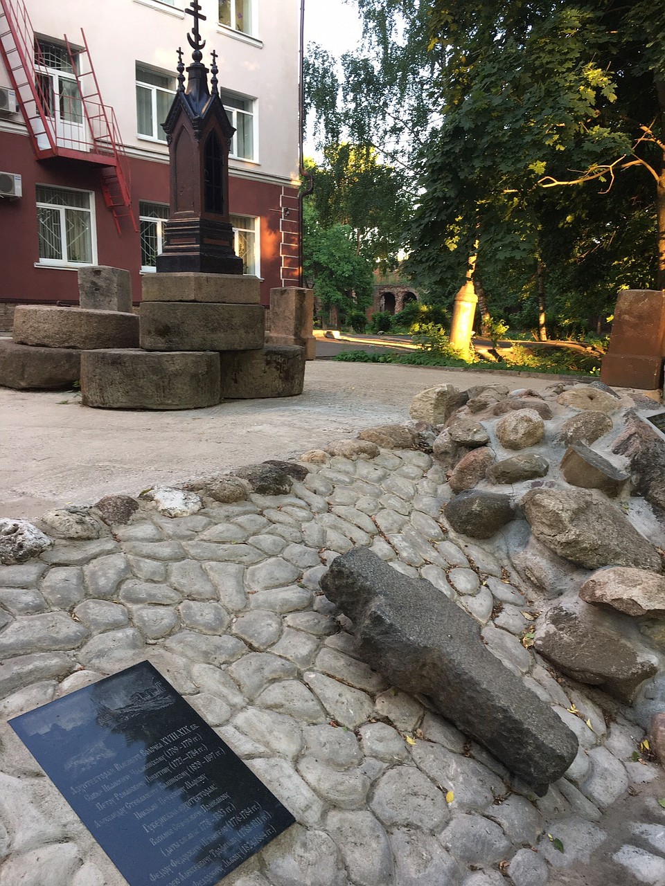 В ближайшем будущем краеведы планируют обратиться к археологам. Фото: Денис Ивлев