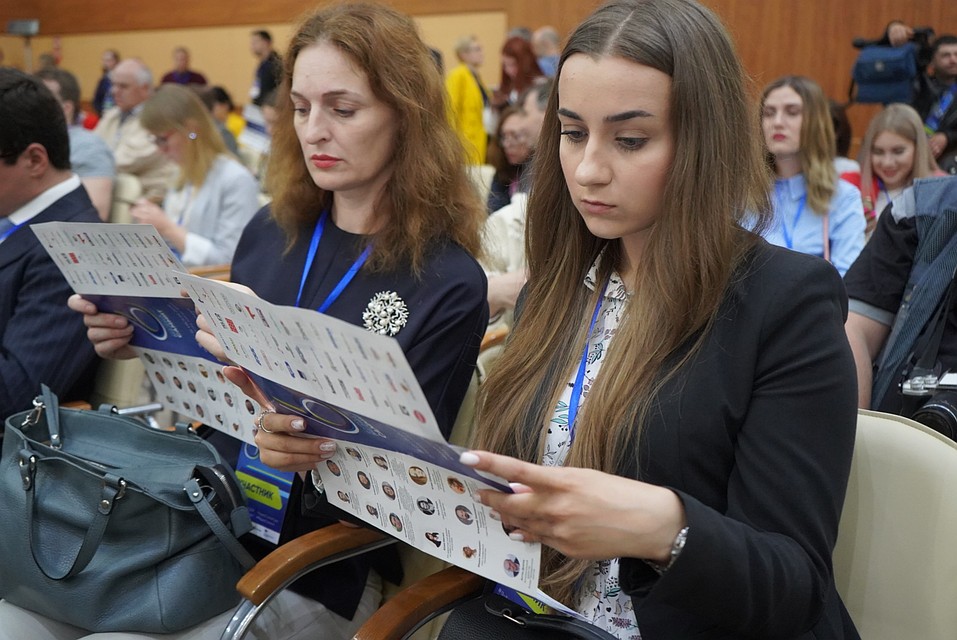 Программа форума вызвала интерес как у начинающих, так и у опытных акул пера. Фото: Сергей ТАРАСОВ