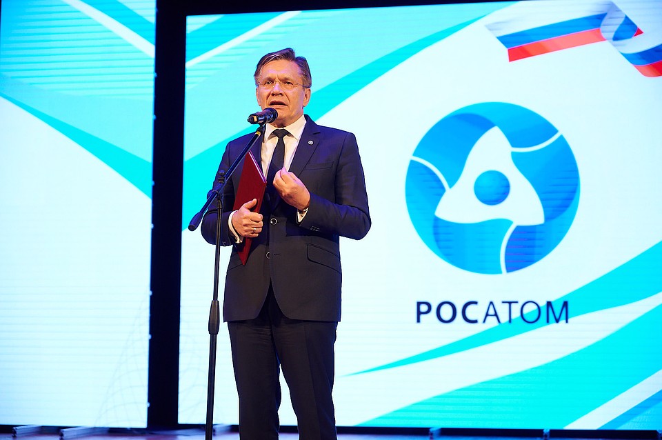 Генеральный директор Росатома Алексей Лихачев назвал запуск первой в мире АЭС «своеобразным полетом в космос». Фото предоставлено пресс-службой Калужской области.