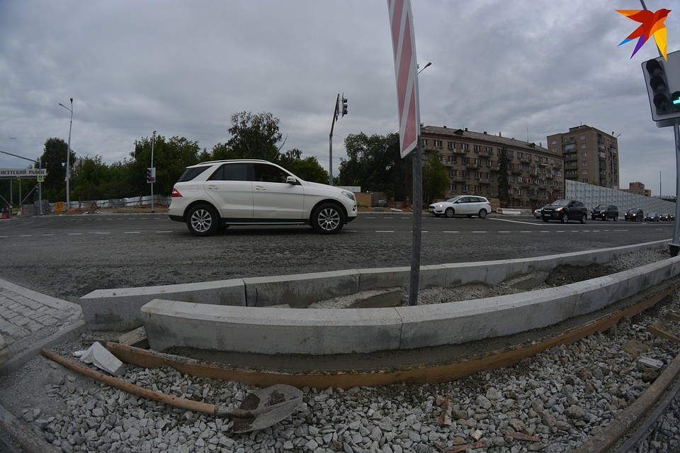 Еще вчера по мосту можно было свободно гулять Фото: Галина Соловьева