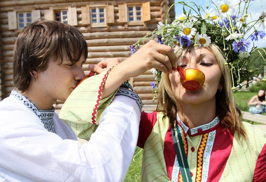 Калужцев в день рождения области ждут праздничные народные гуляния, ярмаркки и выступления фольклорных коллективов.Фото: ИТАР-ТАСС/ Дмитрий Беркут.