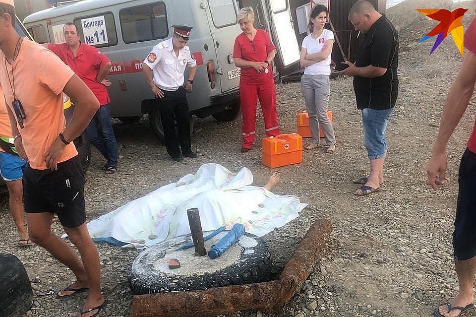 Жертвами крушения катера в Черном море стали два человека