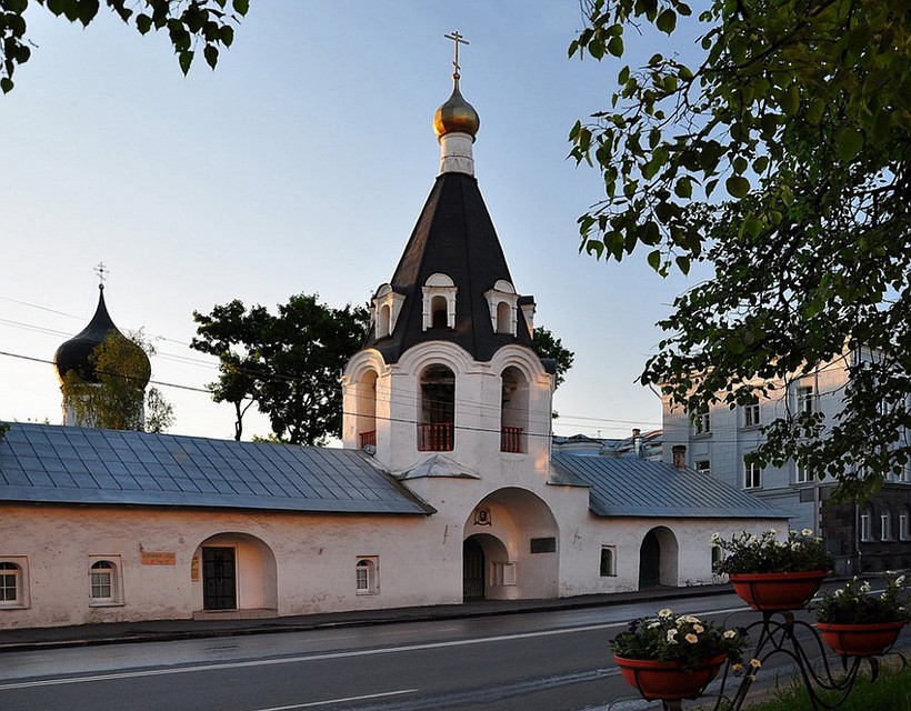 Церковь Михаила Архангела с колокольней. Фото: fototravell.ru