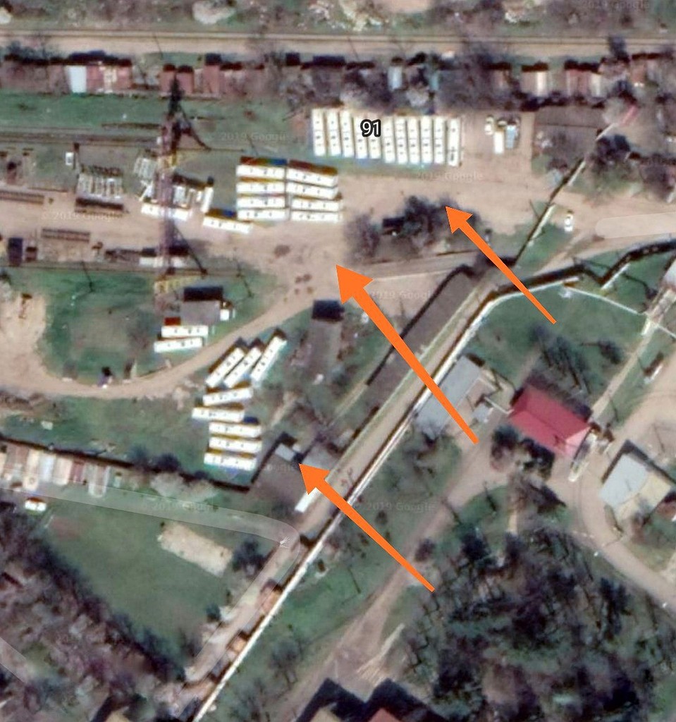 Стоянка неисправных автобусов ЛиАЗ в Краснодаре Фото: Google Карты