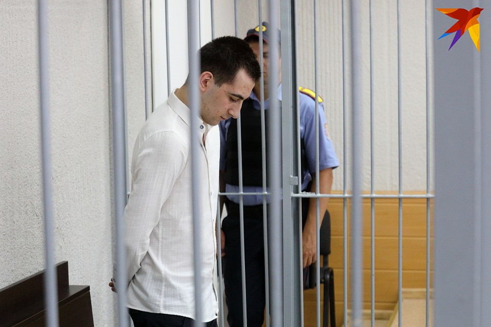 Приговор обвиняемый выслушал, опустив голову и не поднимая глаз от пола. Фото: Святослав ЗОРКИЙ