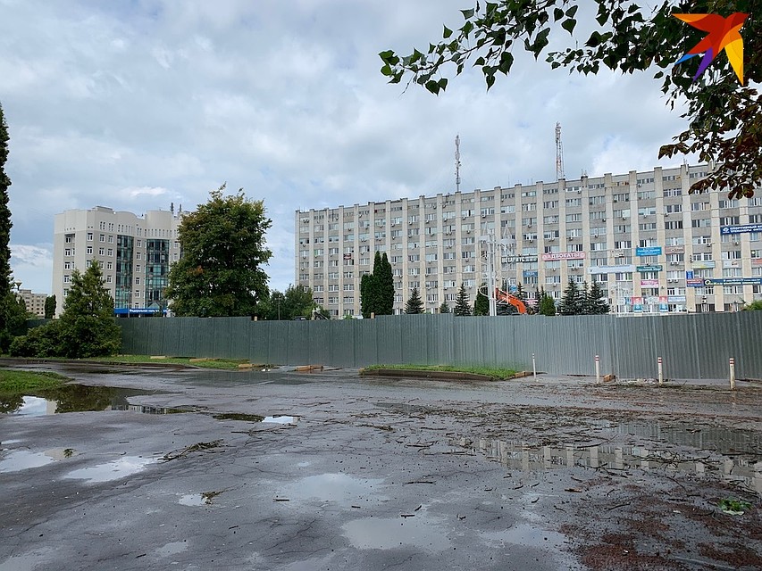 В Орле стартовали работы по благоустройству площади Содружества Фото: Валерия ЧЕРНЯВСКАЯ