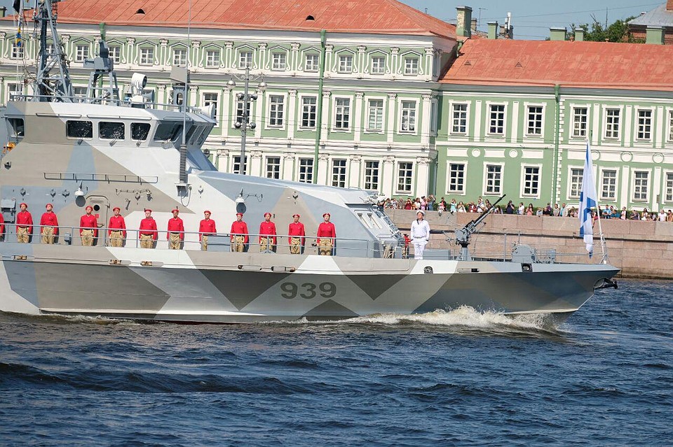 В День ВМФ по Неве пройдут десятки боевых кораблей Фото: Артем КИЛЬКИН
