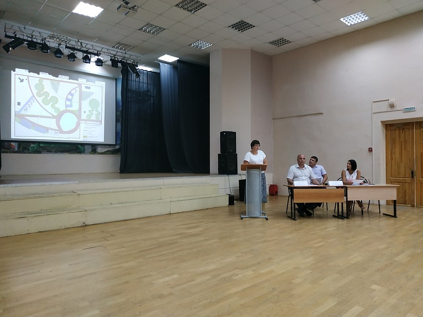 На обсуждении проекта парка жители негативно высказались по поводу предложений дизайнеров Фото: Антон ЧЕРЕПОК