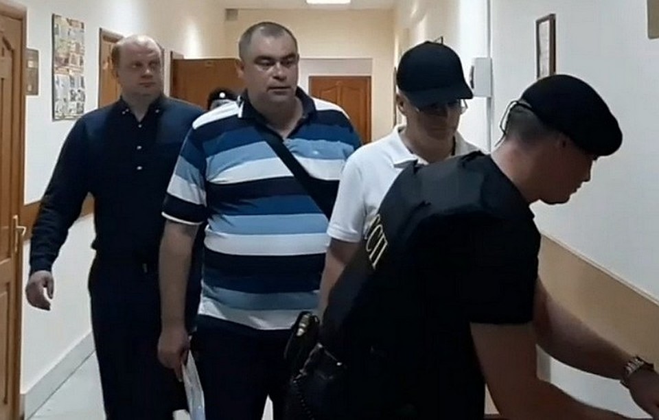 Сейчас все трое экс-полицейских находятся под арестом
