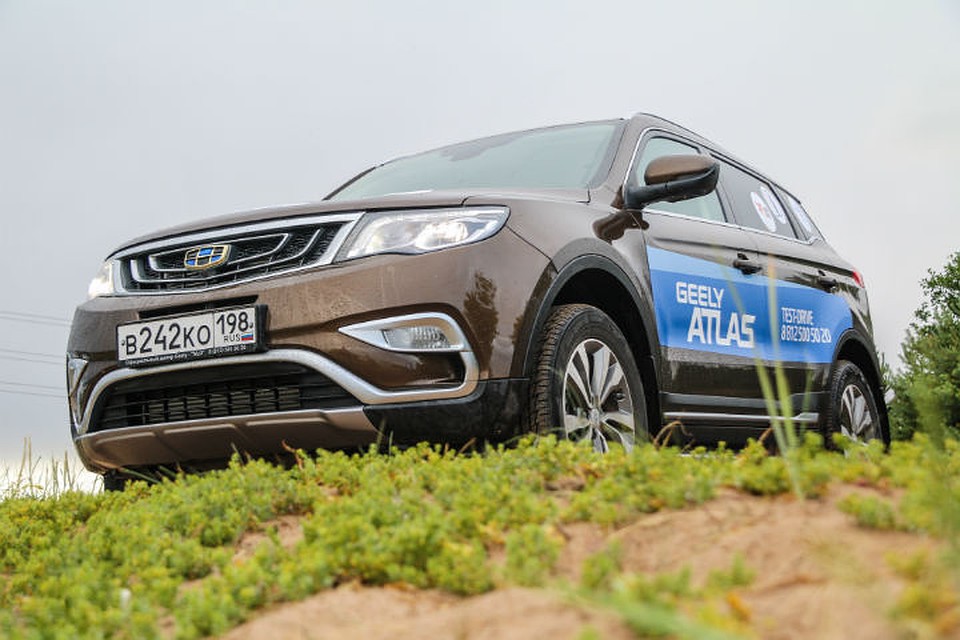 На Geely Atlas можно смело отправляться в самое непредсказуемое путешествие. Фото: Илья КРУШЕВСКИЙ