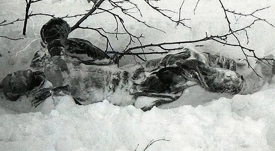 Обнаруженный спасателями труп одного из туристов.