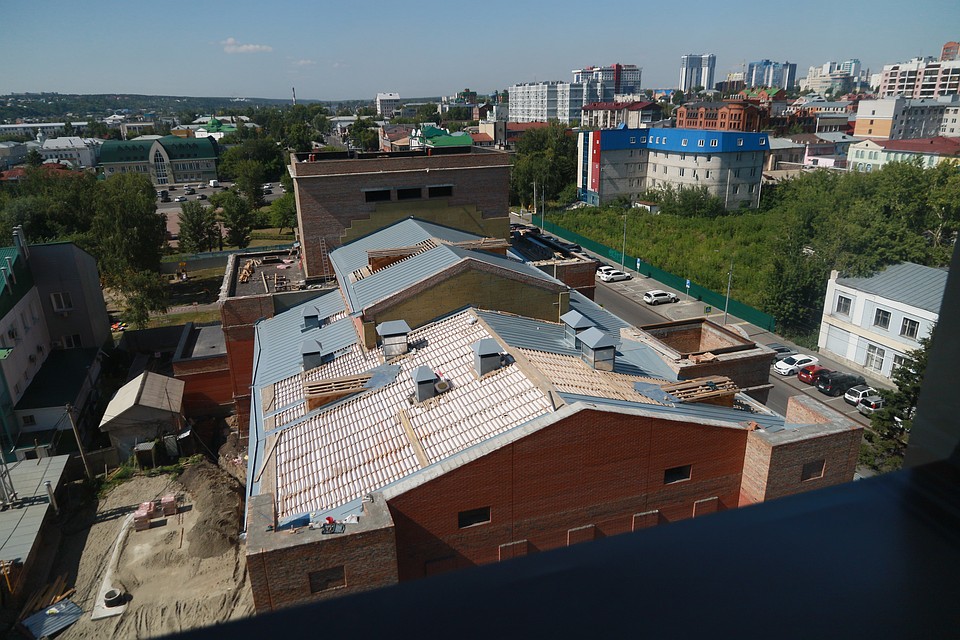 Крыша кукольного театра Фото: Олег УКЛАДОВ