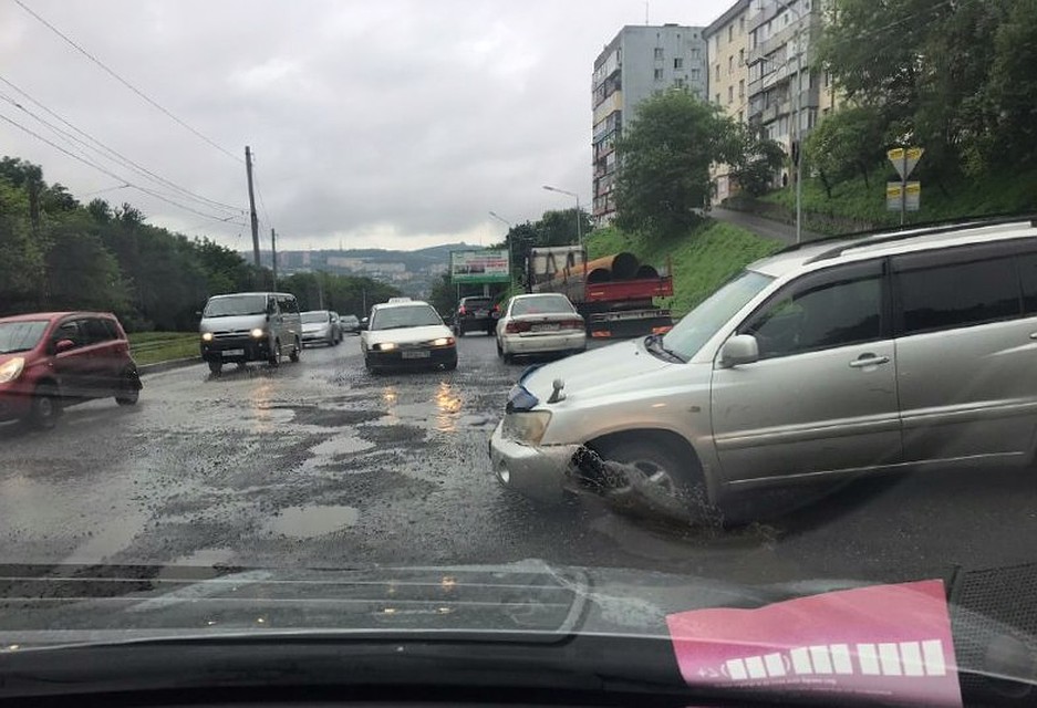 Осложняет ситуацию наличие пееркрестка Фото: Сергей БАЛАНОВ
