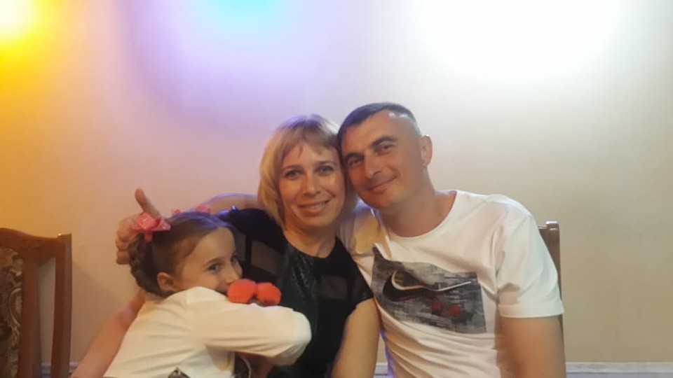 Виктор роман с женой Ольгой и дочкой Вероникой. Фото: архив героя публикации