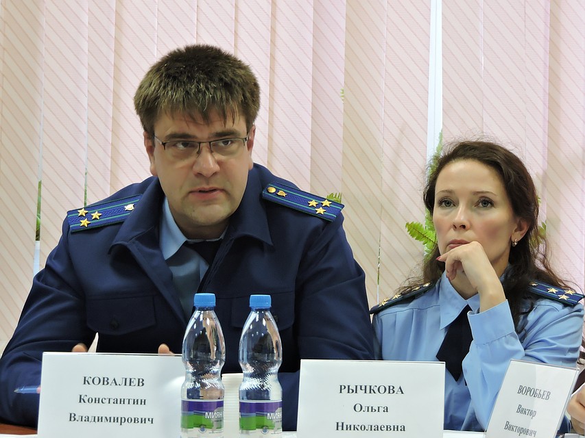 Начальник управления по надзору за исполнением федерального законодательства прокуратуры Коми Константин Ковалев также видит решение проблемы бизнесменов-неплательщиков в оплате по факту, а не по нормативам.