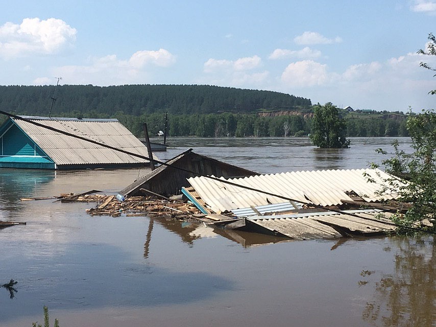 Большая вода уже покинула дома, и сейчас наступает самое тяжелое время - в промокшие города и поселки скоро придут холода Фото: ФКУ Упрдор "Прибайкалье"