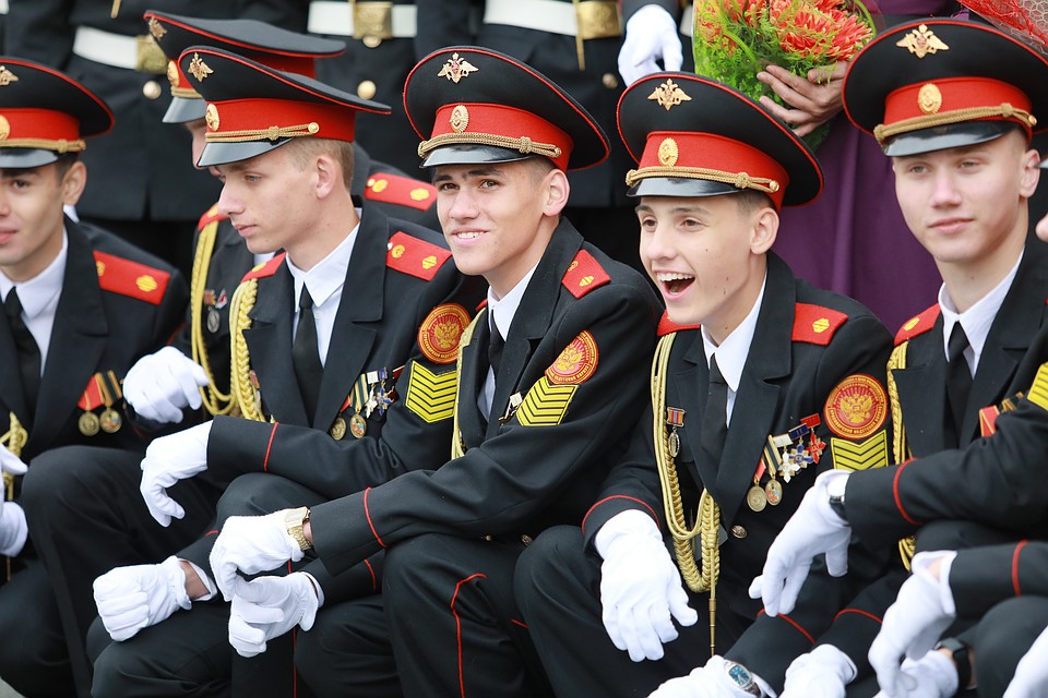 Увиделись в друзьями после лета врозь. Фото: Мария ЛЕНЦ
