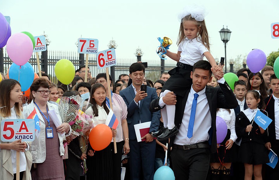 Первый звонок в этом учебном году. Фото: Султан ДОСАЛИЕВ