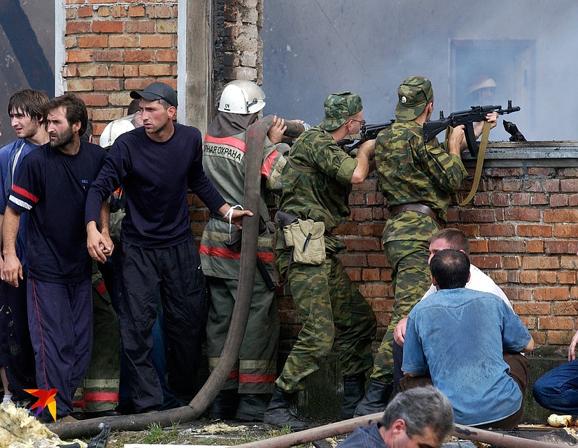 Беслан. Сентябрь 2004 год Фото: Владимир ВЕЛЕНГУРИН