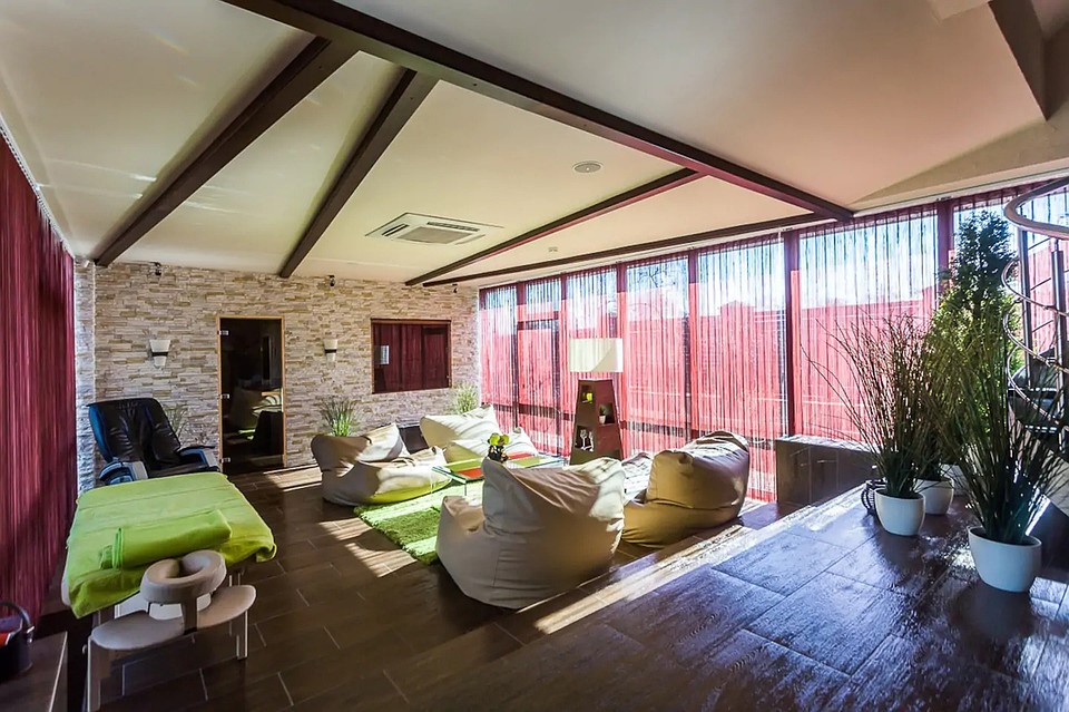 В самых дорогих апартаментах 3 спальни, спортзал и спа-комплекс. ФОТО: airbnb.ru