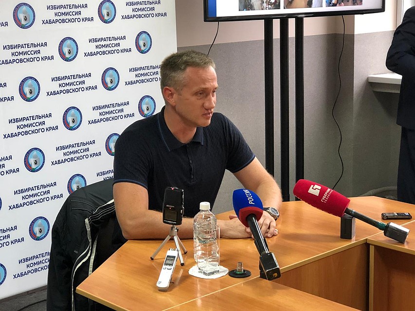 Председатель общественной палаты края Андрей Белоглазов, рассказал о зарегистрированных в ходе выборов нарушениях. Фото: Владимир ЗЕНКОВ