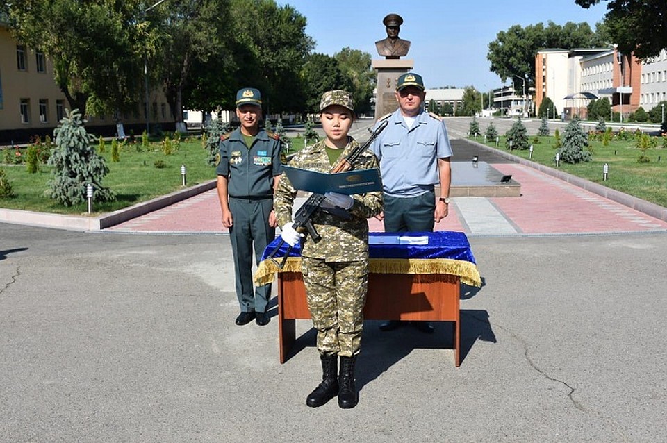 Это один из первых важных актов воинской службы. Фото: пресс-служба