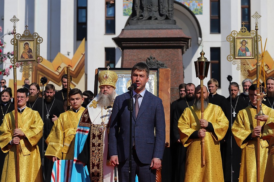 Колокольный звон во всех городских храмах оповестил ростовчан о начале праздничных гуляний, посвященных 270-летию Ростова-на-Дону. Фото: администрация города