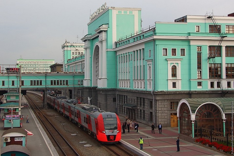 Электропоезд может развивать скорость до 160 км\ч. Фото: Дмитрий Кречетов