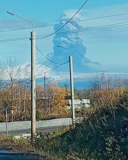 Извержение угрожает низколетящим самолетам. Фото: ustkam.reporter Фото: Социальные сети