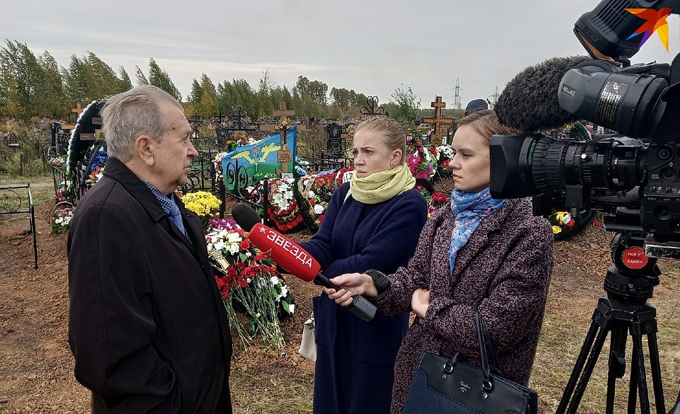 Трагедию в Рязани не обошел вниманием федеральный телеканал "Звезда". На фото своими воспоминаниями о ветеране делится председатель рязанской областной общественной организации «Жители блокадного Ленинграда» Геннадий Соколов.
