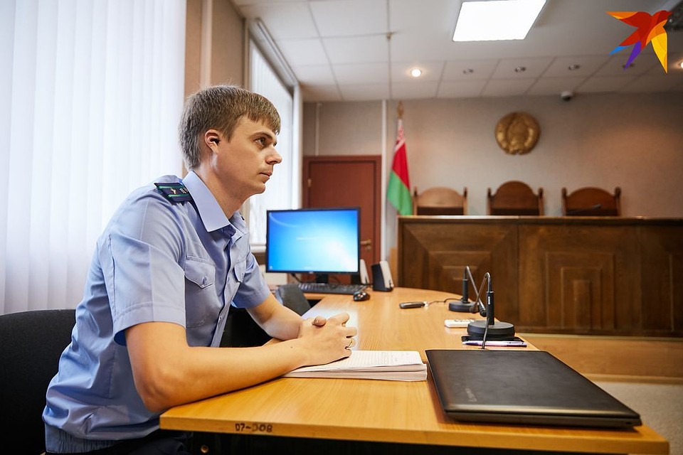 По версии обвинения, Доморацкий еще в должности зампредседателя Мингорисполкома в два приема взял 2500 долларов. Фото: Павел МАРТИНЧИК