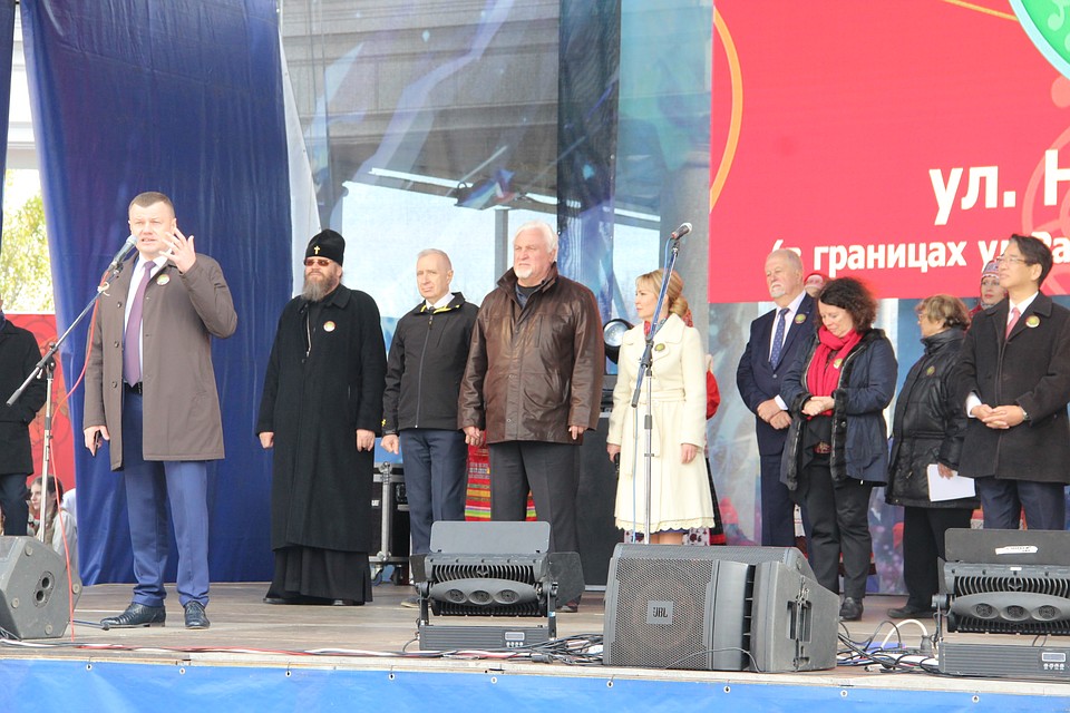 Открыл мероприятие губернатор Александр Никитин Фото: Татьяна ЧЕРНЫШЕВА