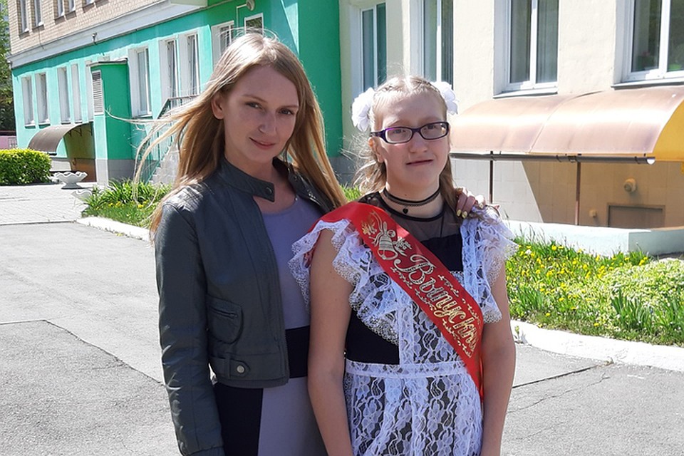 Ольга во всем поддерживает сестру, всегда рядом. Фото из личного архива героинь материала.