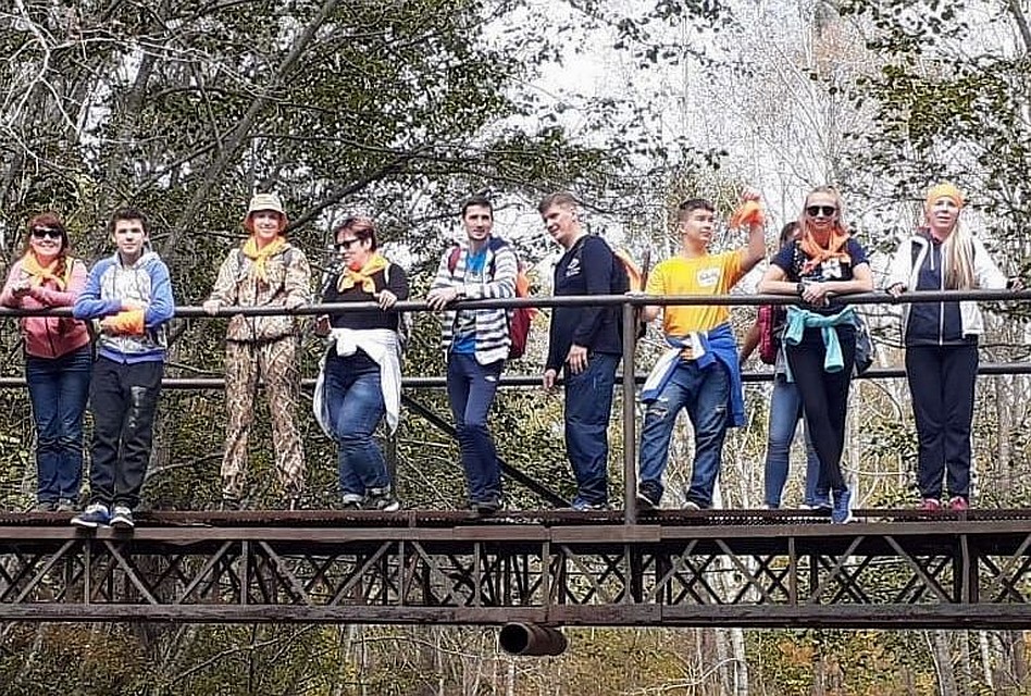 Даже во время отдыха на природе, портовики готовы облагородить территорию. Фото: ООО «Стивидорная компания «Малый порт»