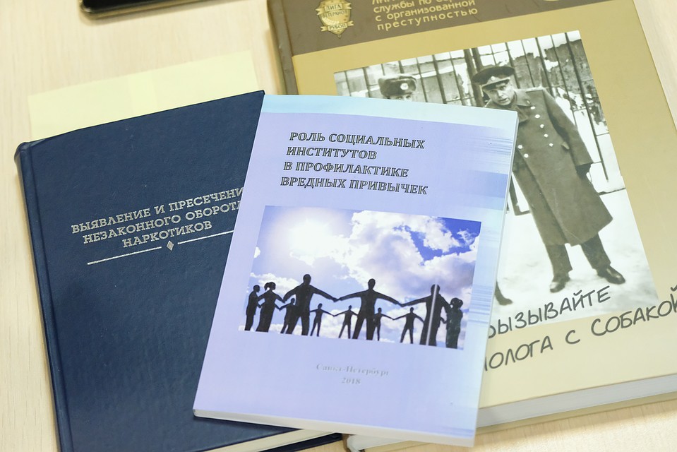 По словам специалиста, не бывает такого, чтобы кто-то извне сделал из нормального ребенка суицидника. Фото: Артем КИЛЬКИН