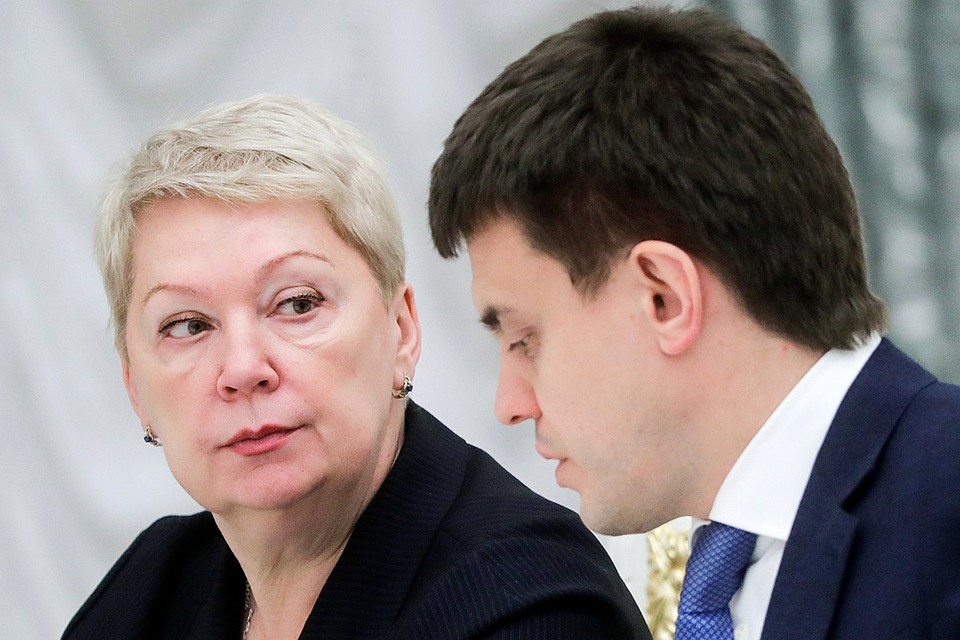 Министр просвещения РФ Ольга Васильева и министр науки и высшего образования РФ Михаил Котюков на заседании Совета при президенте РФ по русскому языку в Кремле. Фото Михаил Метцель/ТАСС