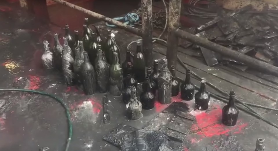 Часть алкоголя отдали на анализ.