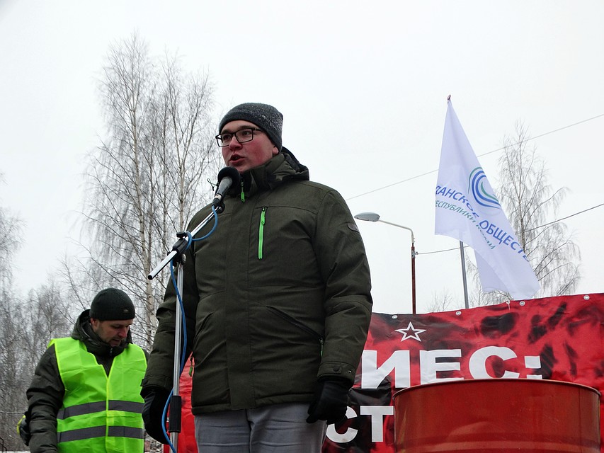 Свою речь произнес и Николай Удоратин, поставивший недавно полицейских в тупик Фото: Дарья ЮДИНА