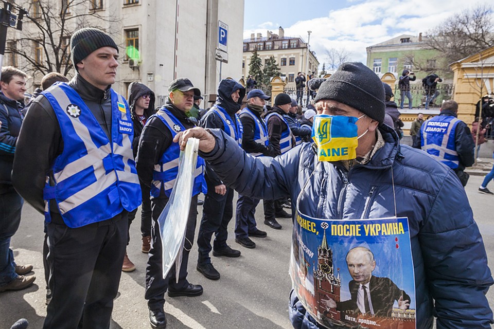 В Киеве на майдане с презрением осуждалась "мова попсы та блатняка" Фото: GLOBAL LOOK PRESS