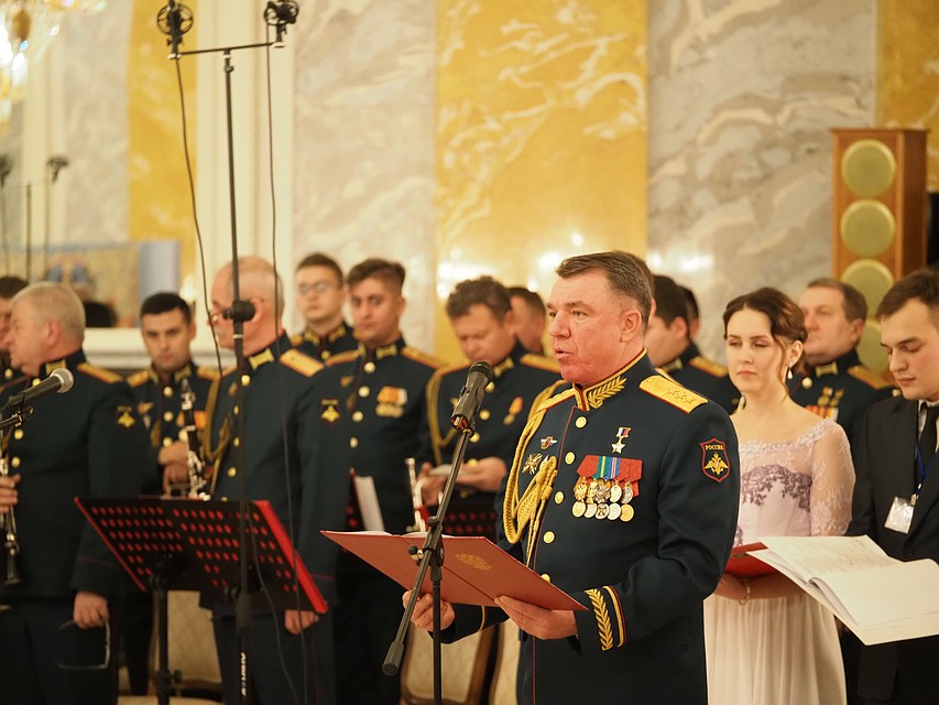 Генерал-полковник Александр Журавлев пожелал делегатам новых научных побед и достижений. Фото: Николай МАЛЫШЕВ