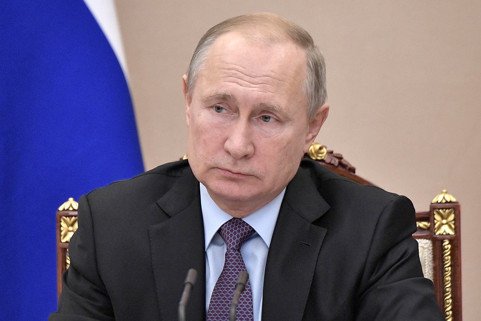 Президент РФ Владимир Путин во время совещания с членами правительства РФ в Кремле. Алексей Никольский/пресс-служба президента РФ/ТАСС