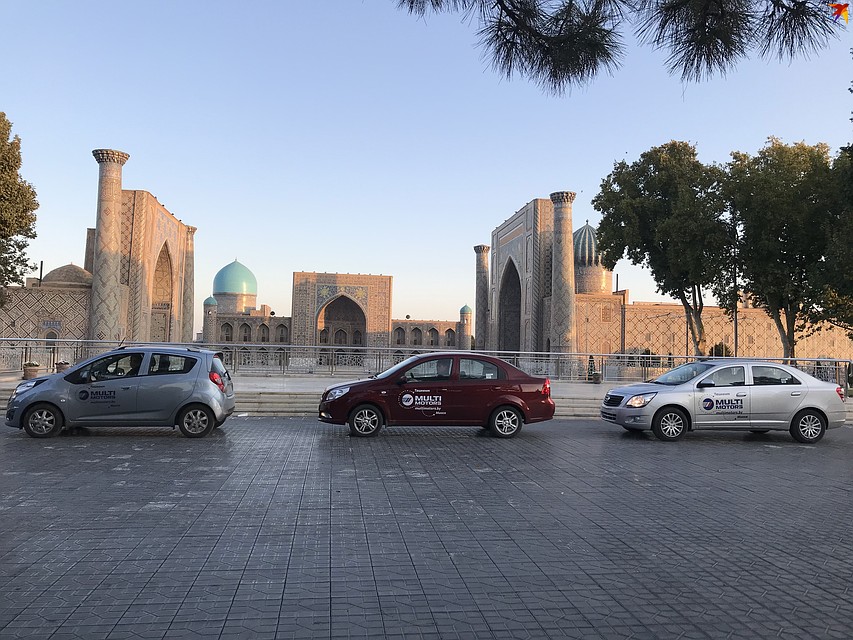 В путешествие белорусские блогеры отправились на трех автомобилях Ravon - машины этой марки снова стали продаваться в Беларуси.