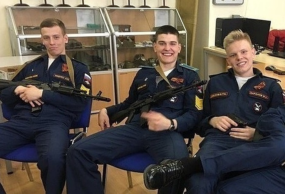 в Областной клинической больнице №2 скончался студент ТВВИКУ. Фото - change.org.