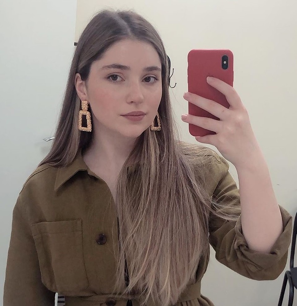 18-летняя Рагда Ханиева после окончания школы переехала в Москву Фото: Личная страница героя публикации в соцсети