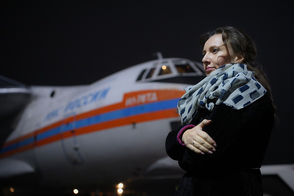 В Москве борт встречала детский омбудсмен Анна Кузнецова. Фото: Пресс-служба Уполномоченного по правам ребенка